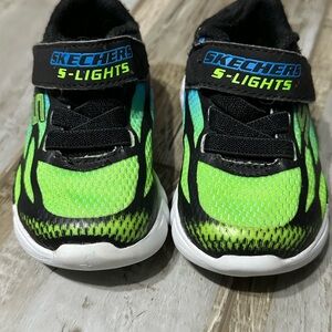 Sketchers toddler size 5 shoes